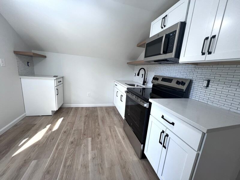 69 Glenwood Ave - Photo 3 of 12