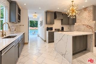 13016 Greenleaf St - Photo 2 of 8