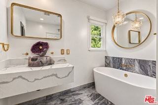 13016 Greenleaf St - Photo 5 of 8