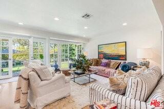 13059 Addison St - Photo 5 of 8