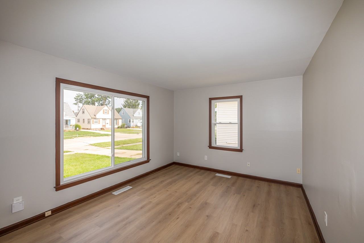5607 Allanwood Dr - Photo 4 of 23