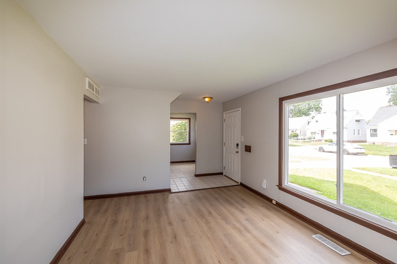 5607 Allanwood Dr - Photo 5 of 23