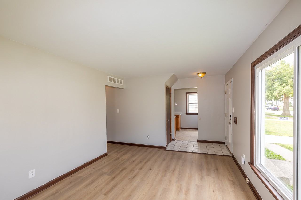 5607 Allanwood Dr - Photo 6 of 23