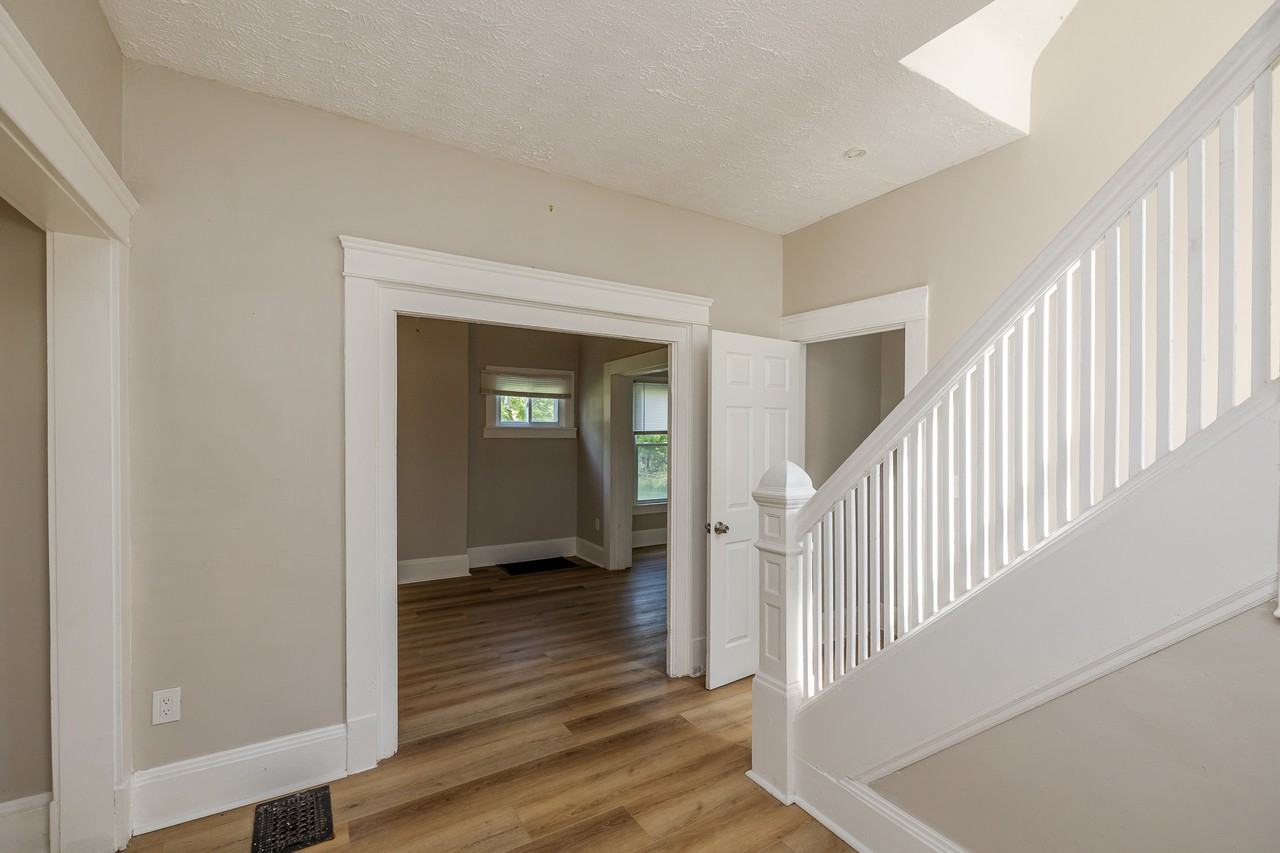 1437 E 86th St - Photo 2 of 27