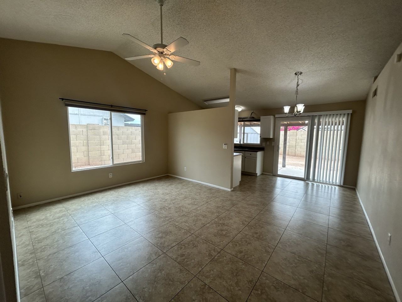 3041 W Monona Dr - Photo 5 of 32