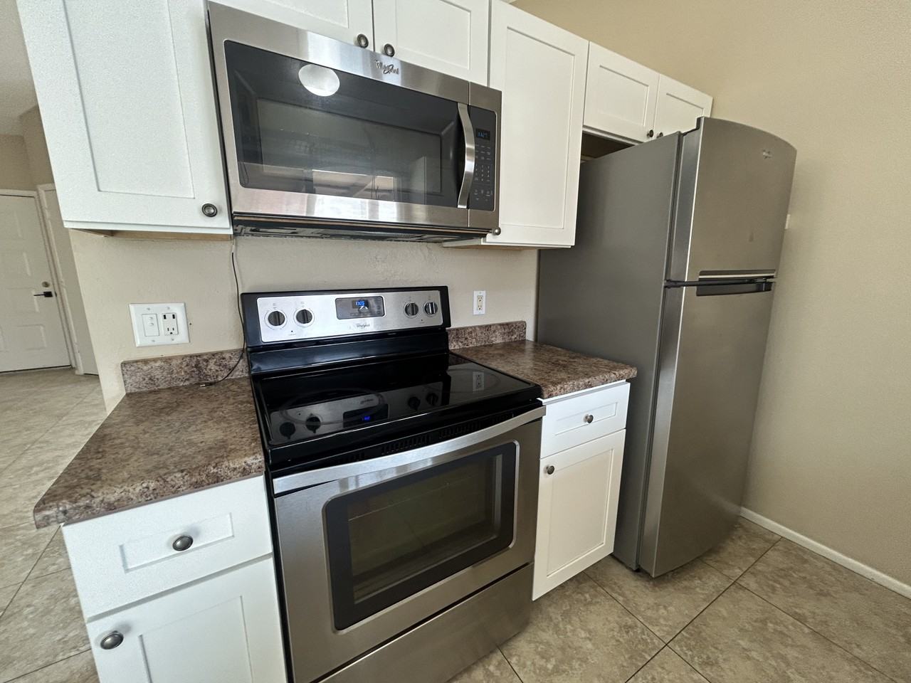 3041 W Monona Dr - Photo 7 of 32