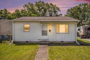 featured image of 919 W Jefferson Blvd