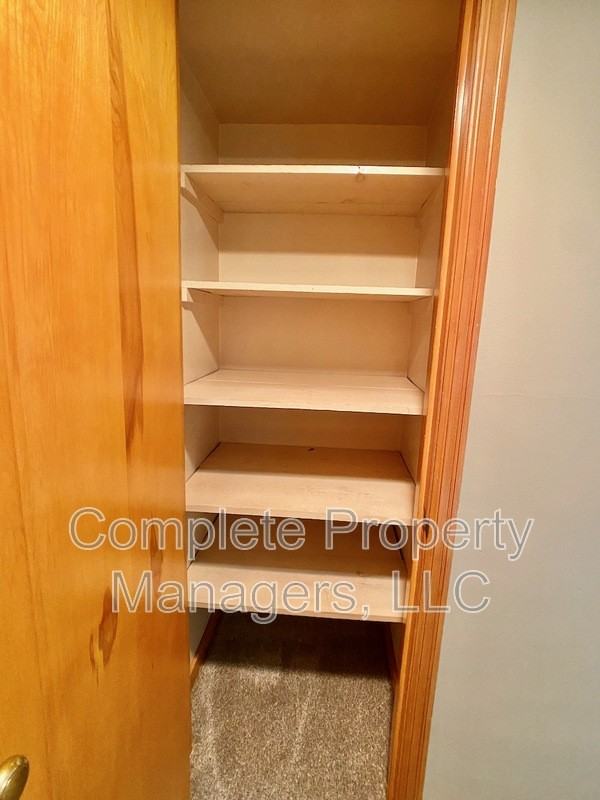 221 E Main St - Photo 5 of 11