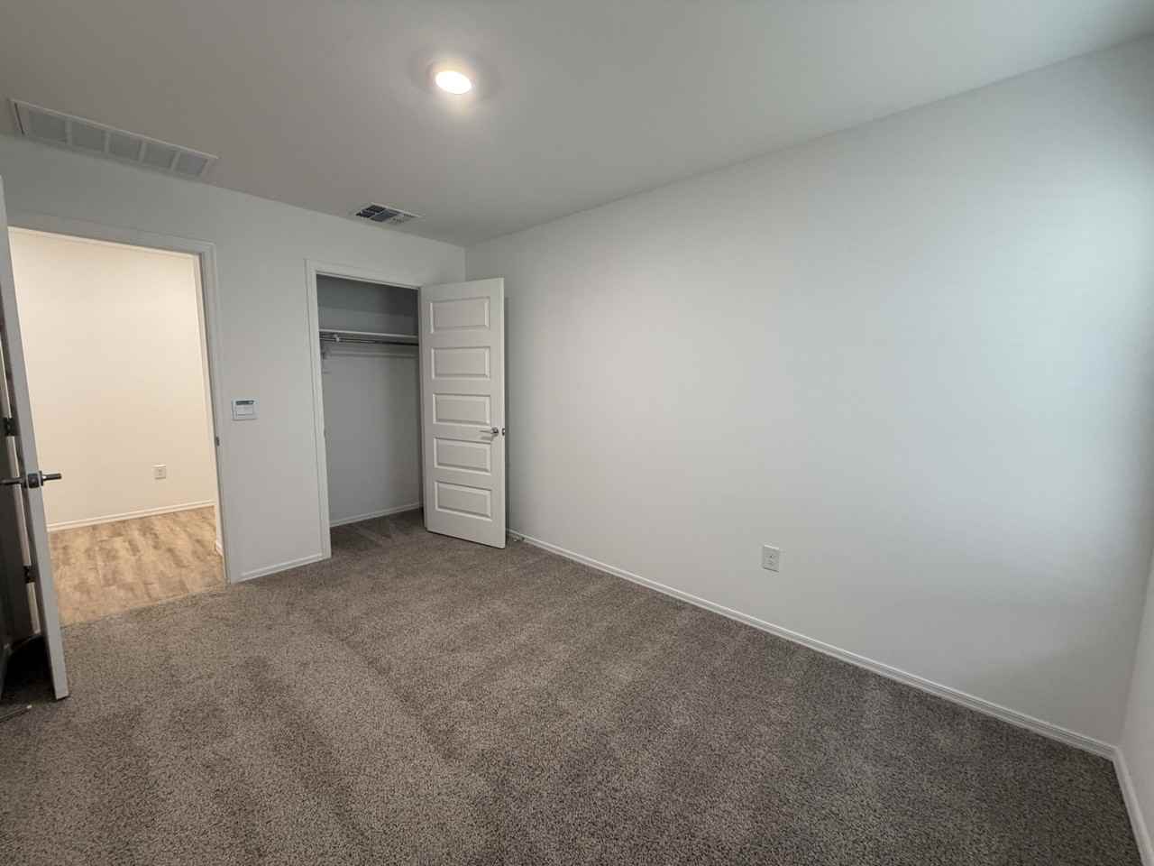 10443 W Guildford Ln - Photo 2 of 15