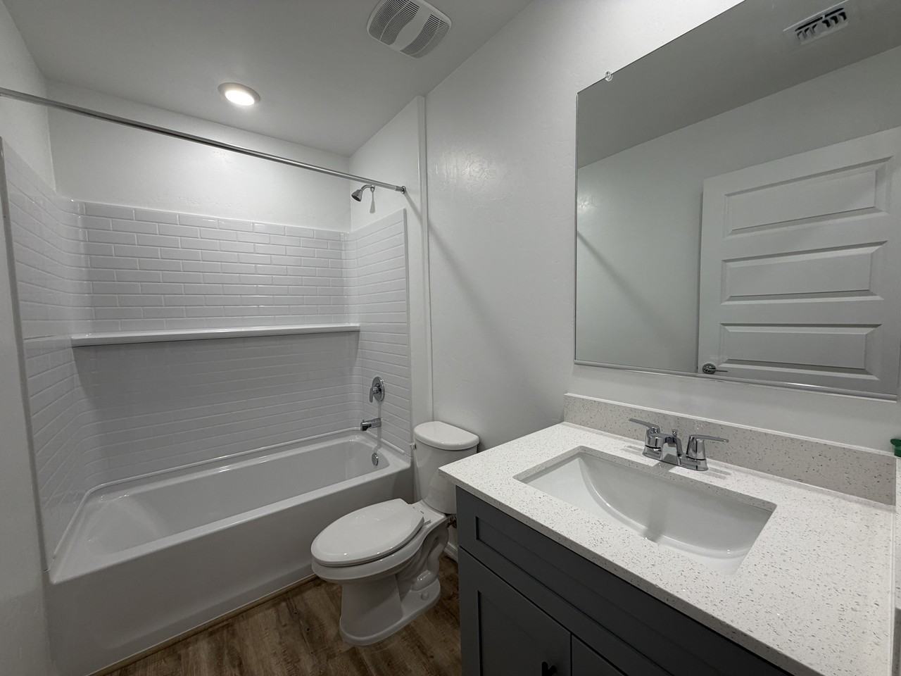 10443 W Guildford Ln - Photo 3 of 15