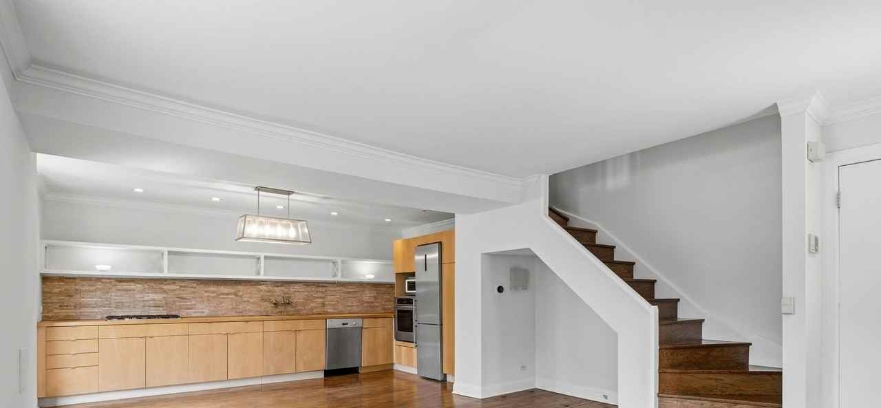 2059 N Larrabee St - Photo 5 of 16
