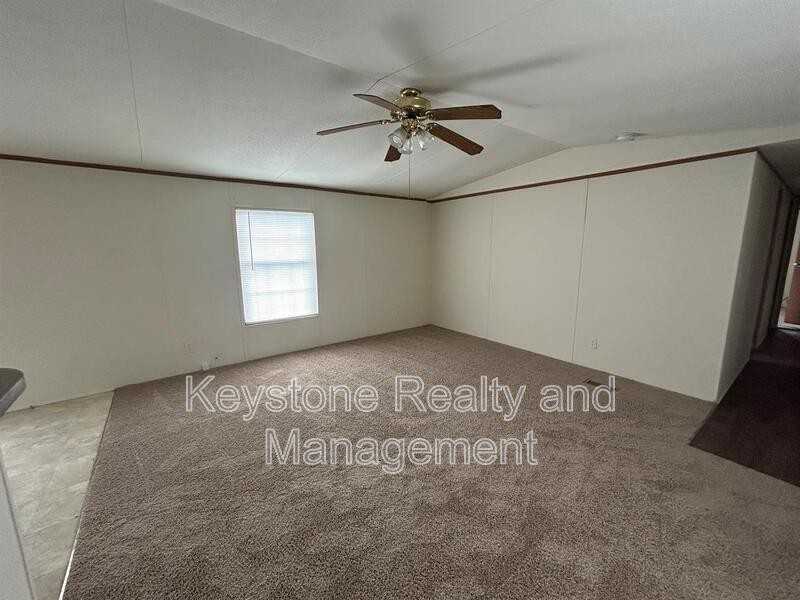 316 Jennifer St - Photo 2 of 13
