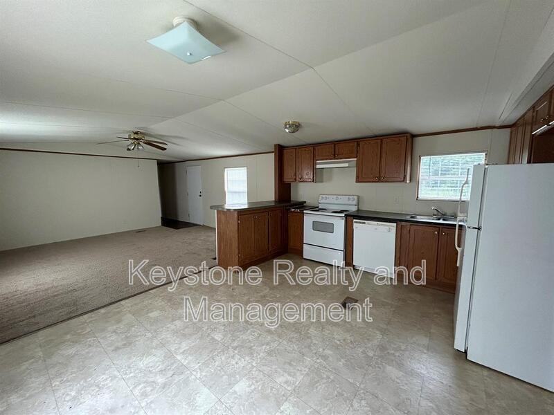 316 Jennifer St - Photo 3 of 13