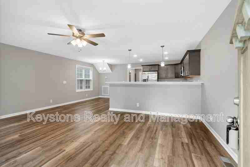716 Perkins Ave - Photo 2 of 16