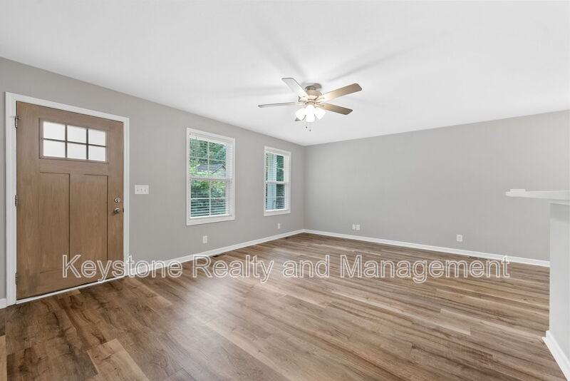 716 Perkins Ave - Photo 3 of 16