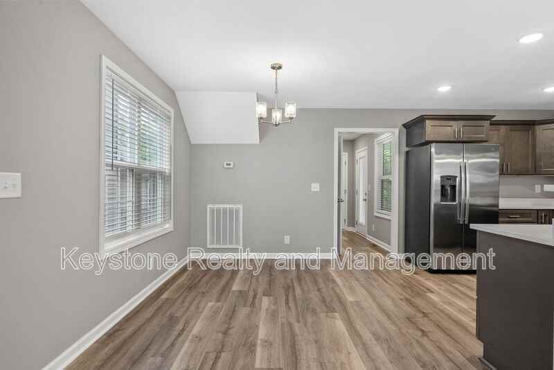 716 Perkins Ave - Photo 4 of 16