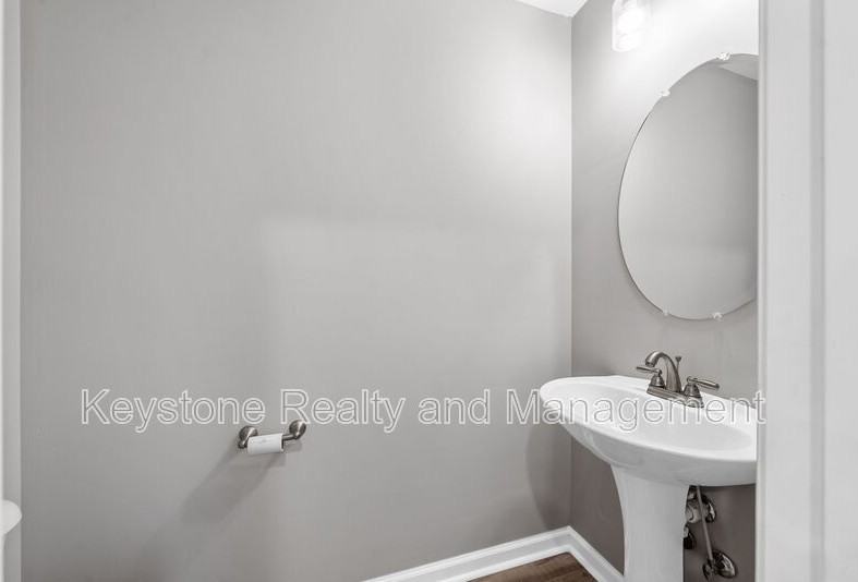 716 Perkins Ave - Photo 7 of 16