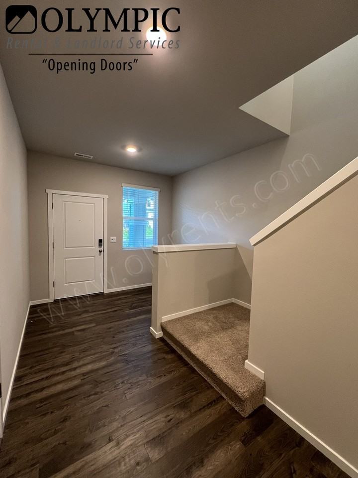 2213 Boxcar St Ne - Photo 3 of 33