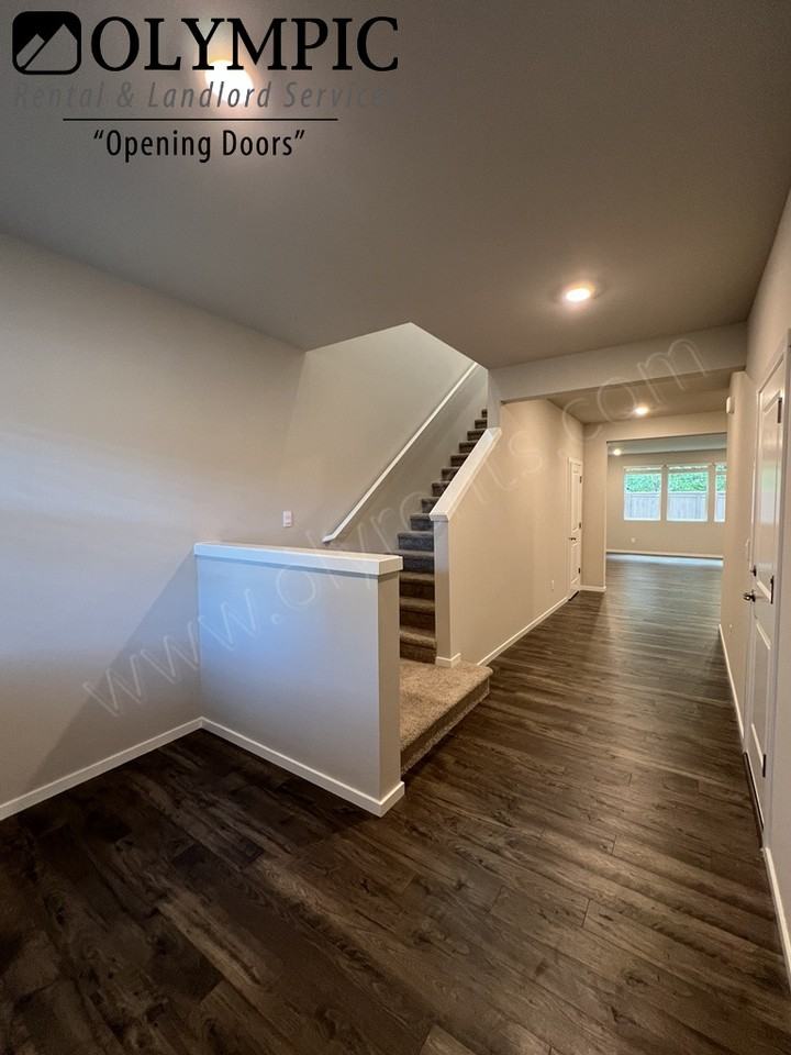 2213 Boxcar St Ne - Photo 4 of 33