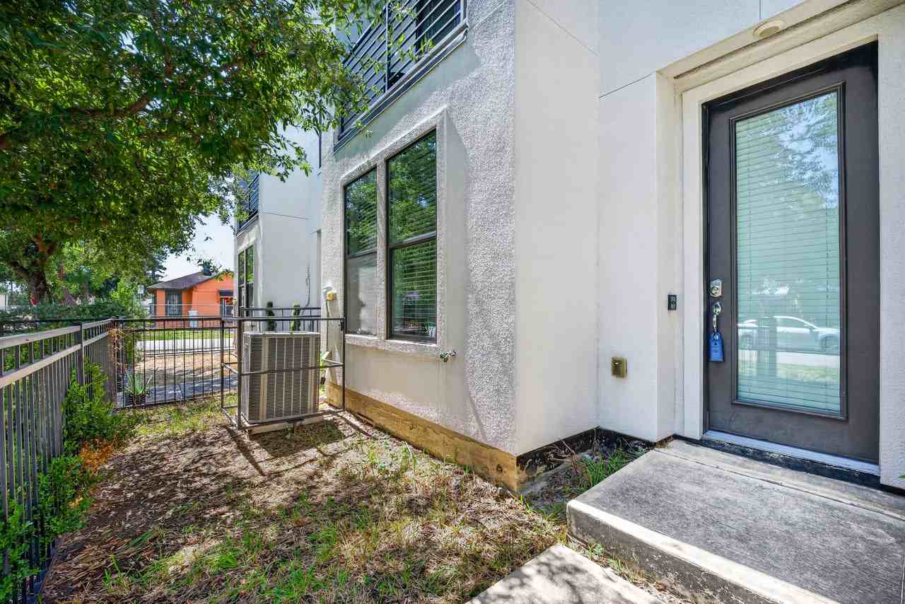 312 Palmer St - Photo 3 of 43