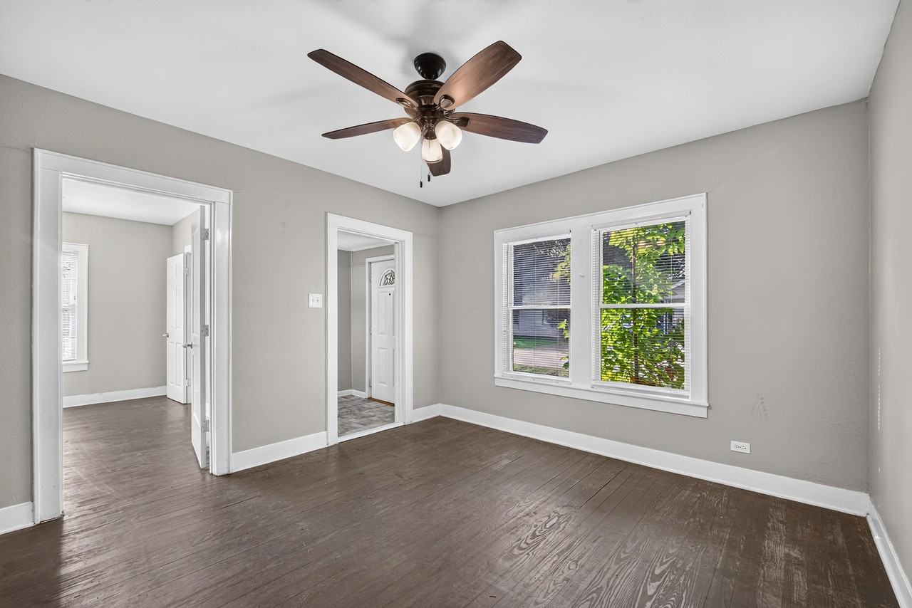 6306 Stillman St - Photo 7 of 33