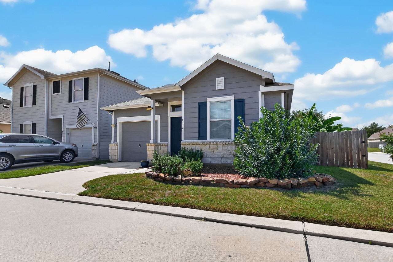 4039 Mossy Spring Ln - Photo 4 of 50