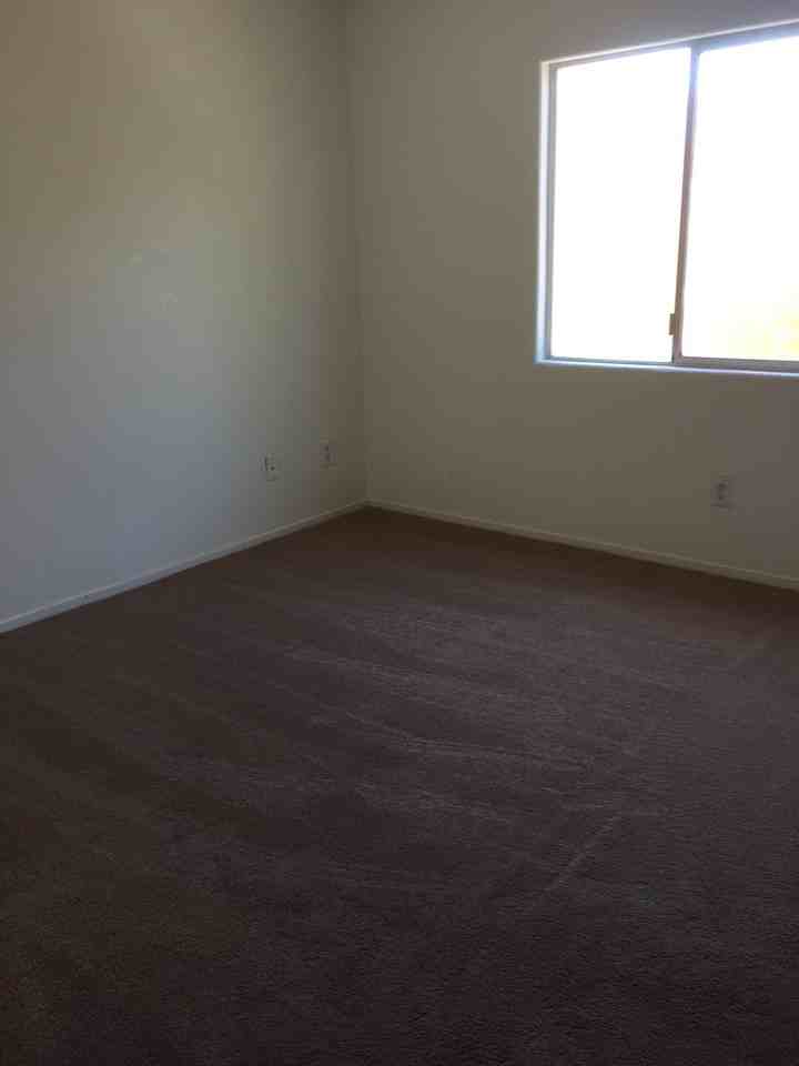 2197 Clancy St - Photo 4 of 14