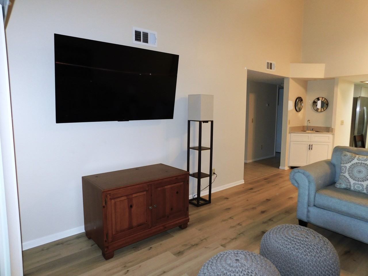 218 Woodlake Wynde - Photo 5 of 26