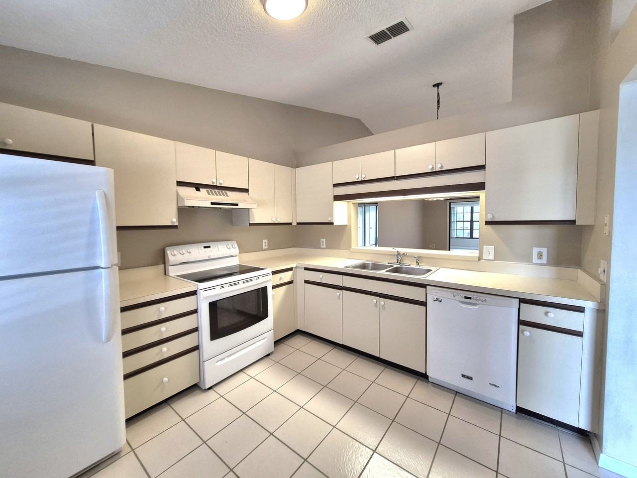 2150 Elm St #606 - Photo 6 of 26