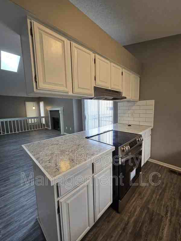 1527 N Smith Cir - Photo 7 of 32