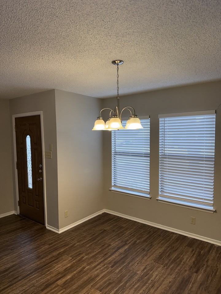 822 Meadow Dl - Photo 2 of 16