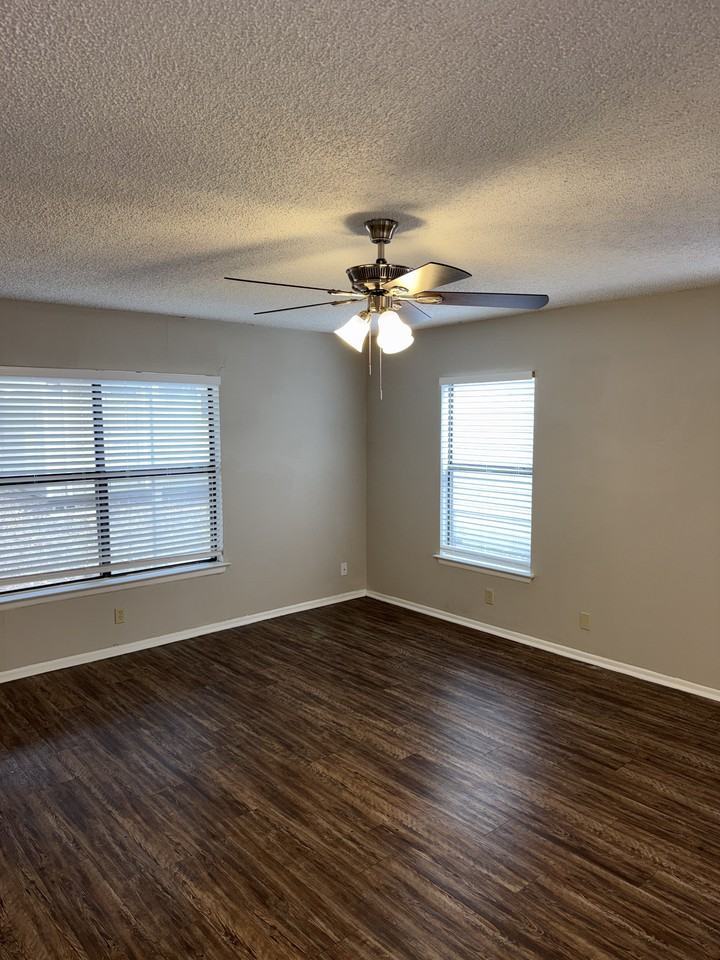 822 Meadow Dl - Photo 3 of 16