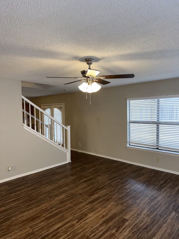 822 Meadow Dl - Photo 4 of 16