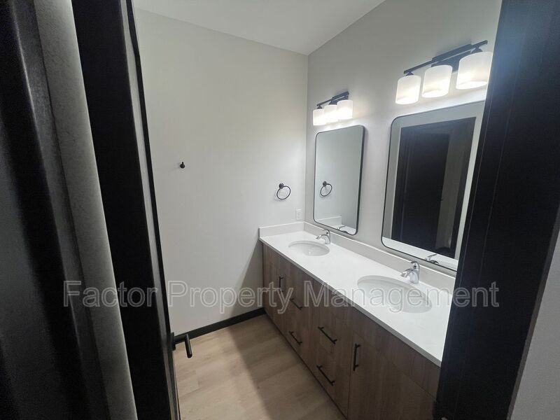 1300 Warren St #303 - Photo 6 of 14