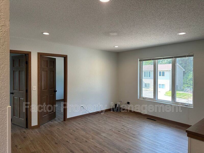 162 Balcerzak Dr - Photo 5 of 15