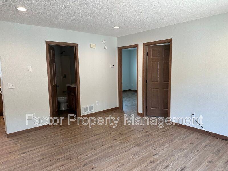 162 Balcerzak Dr - Photo 6 of 15