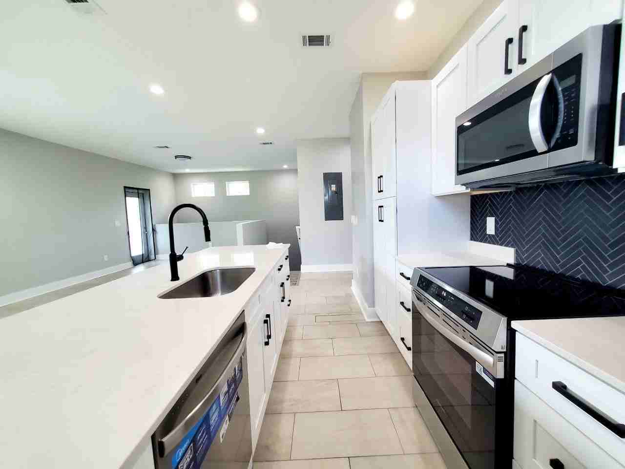 3420 Temple St #B - Photo 7 of 23