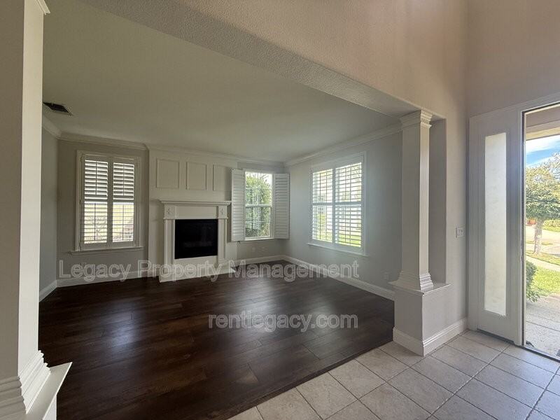 8843 Latigo Ct - Photo 3 of 39