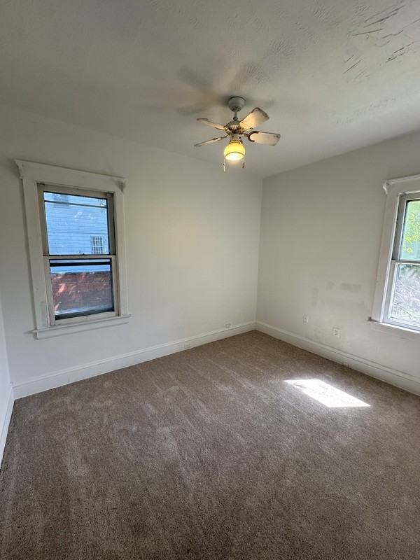 1071 Lakeview Rd - Photo 7 of 10