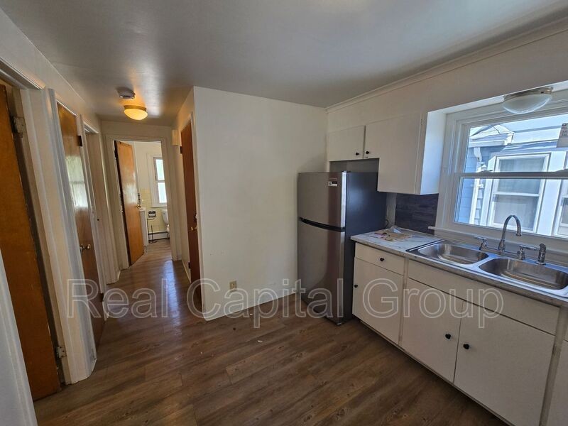180 Euclid Ave #2 - Photo 4 of 9