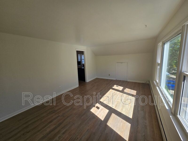 180 Euclid Ave #2 - Photo 6 of 9