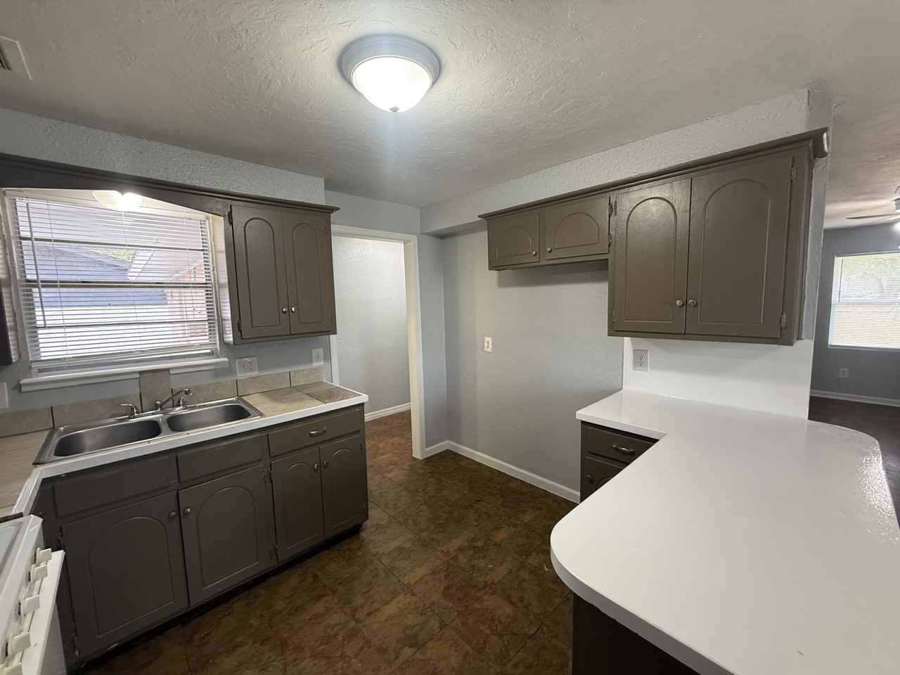 344 Nw 89th St - Photo 3 of 19