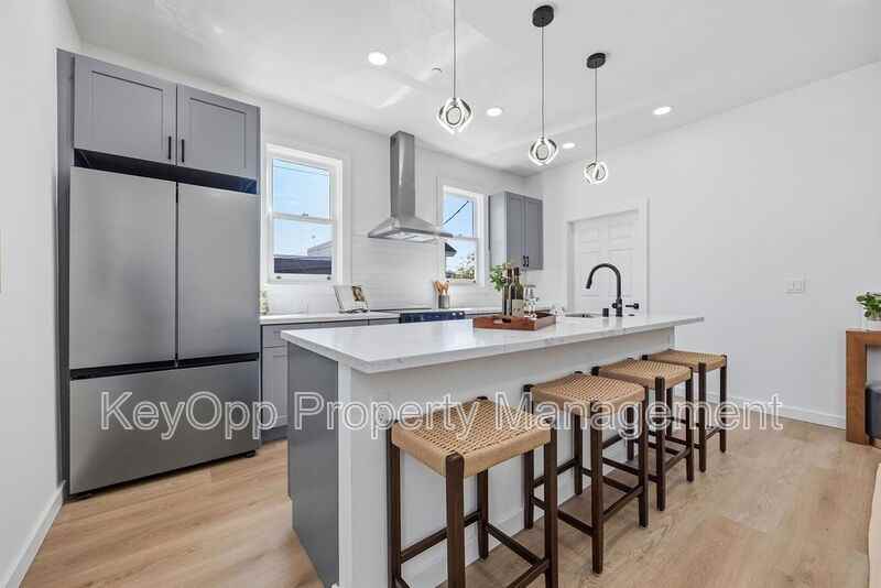 2730 23rd St #D - Photo 4 of 24