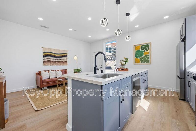 2730 23rd St #D - Photo 6 of 24