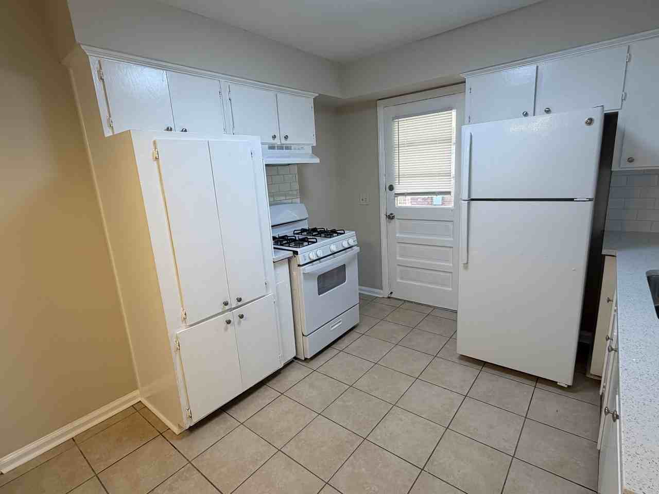 3758 Meadowlark Dr - Photo 5 of 15