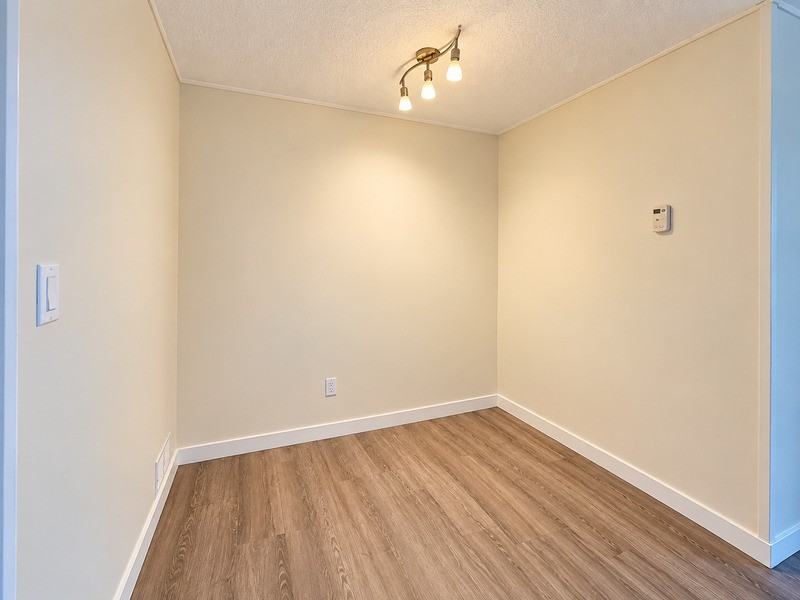 8334 79 Ave Nw - Photo 6 of 18