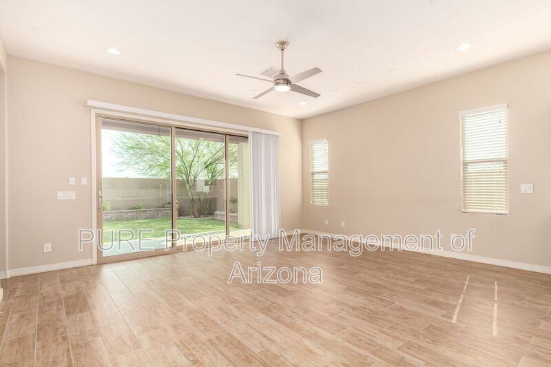 12445 E Becker Ln - Photo 4 of 35