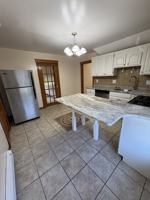 featured image of 39 Farquhar St #2