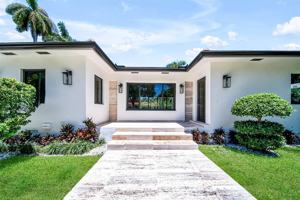featured image of 899 Ne 71st St