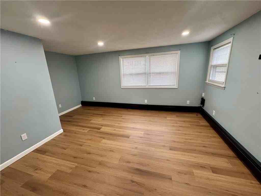 75 Hobson Ave - Photo 2 of 6